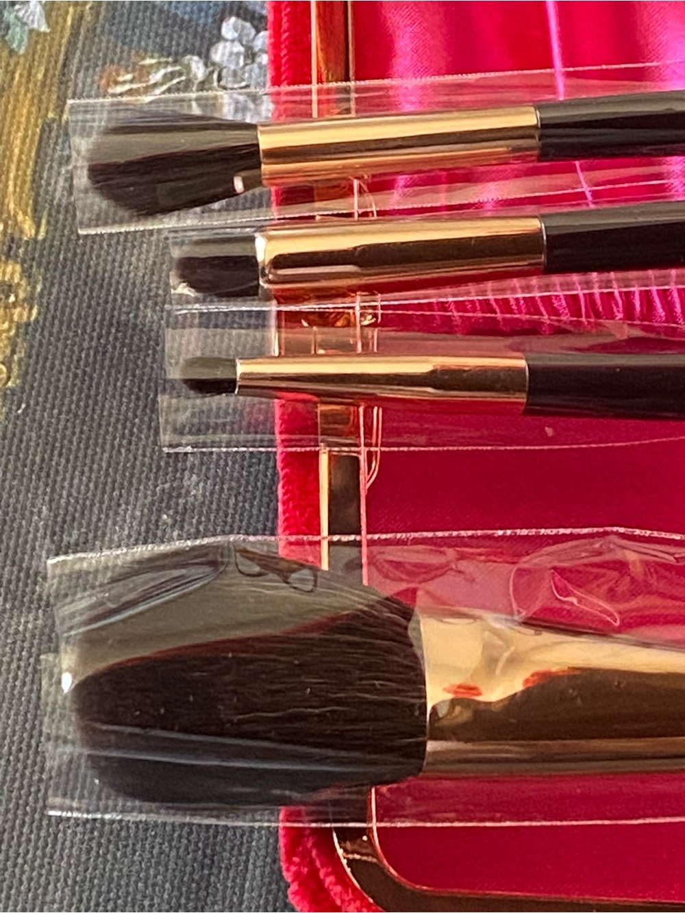 Authentic new Charlotte Tilbury Mini brush set - Picture 9 of 9